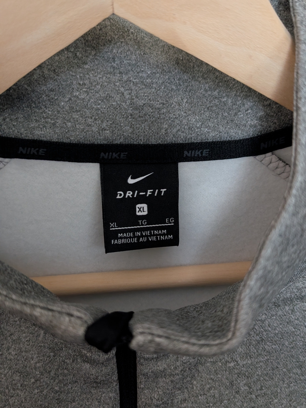 Nike Men's Heather Grey Half-Zip Dri-Fit Performance Pullover - Picture 3 of 6